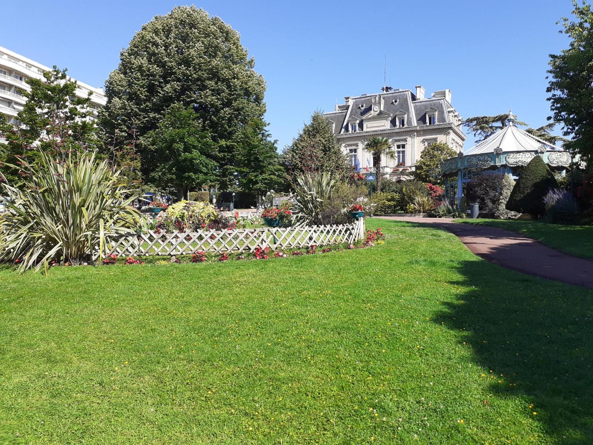Maison Individuelle Avec Terrasse Nogent Sur Marne Exterior foto
